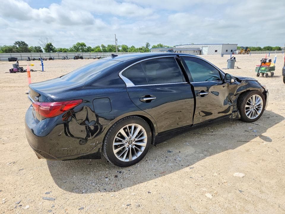 2021 INFINITI Q50 LUXE 3