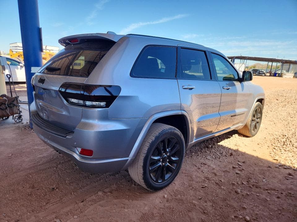 2018 JEEP GRAND CHEROKEE LAREDO 3