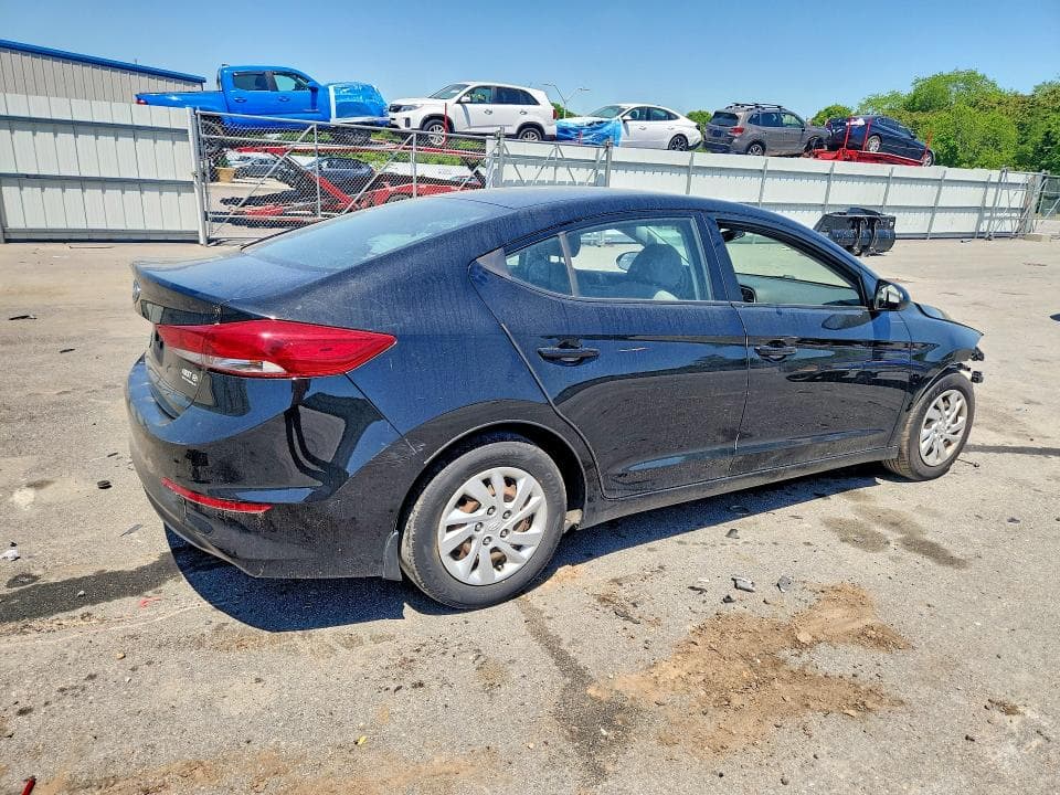 2018 HYUNDAI ELANTRA SE 3