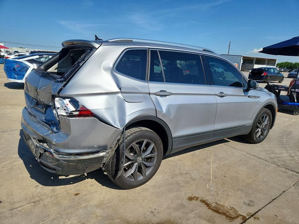 2022 VOLKSWAGEN TIGUAN SE SE 3