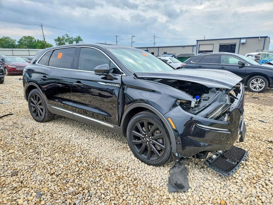 2021 LINCOLN NAUTILUS RESERVE 4