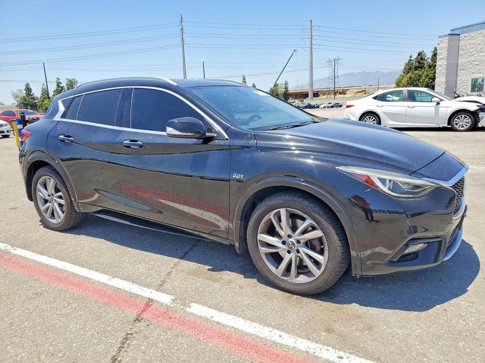 2018 INFINITI QX30 ESSENTIAL 4
