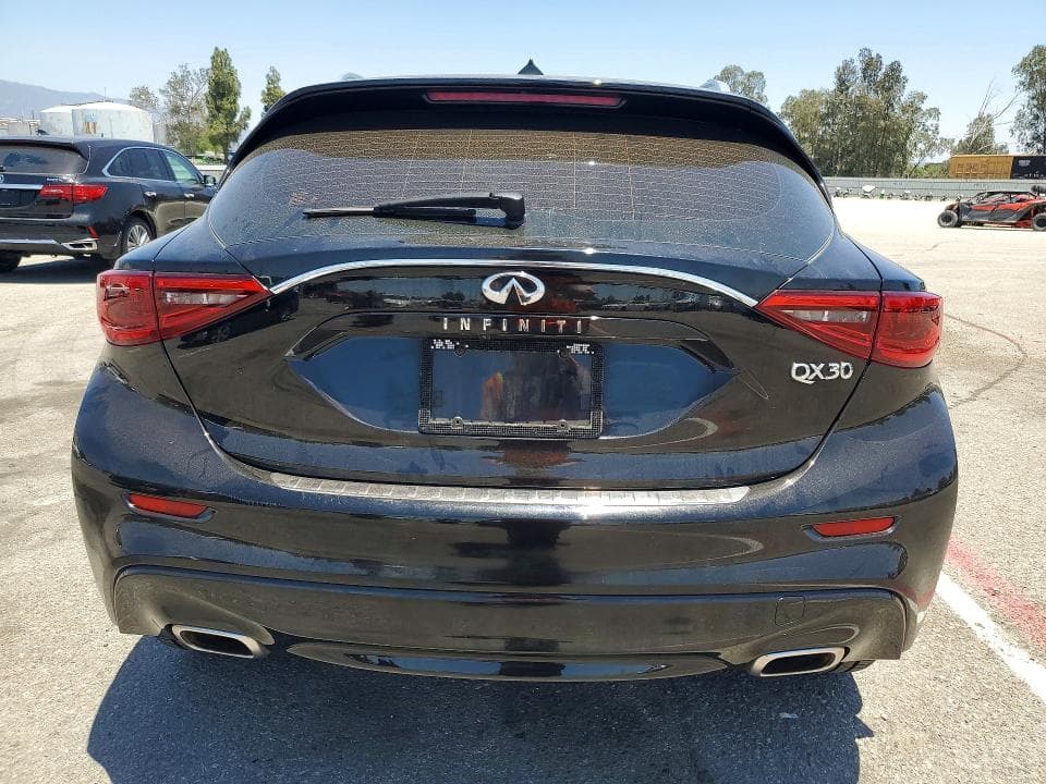 2018 INFINITI QX30 ESSENTIAL 6