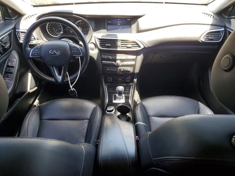 2018 INFINITI QX30 ESSENTIAL 8
