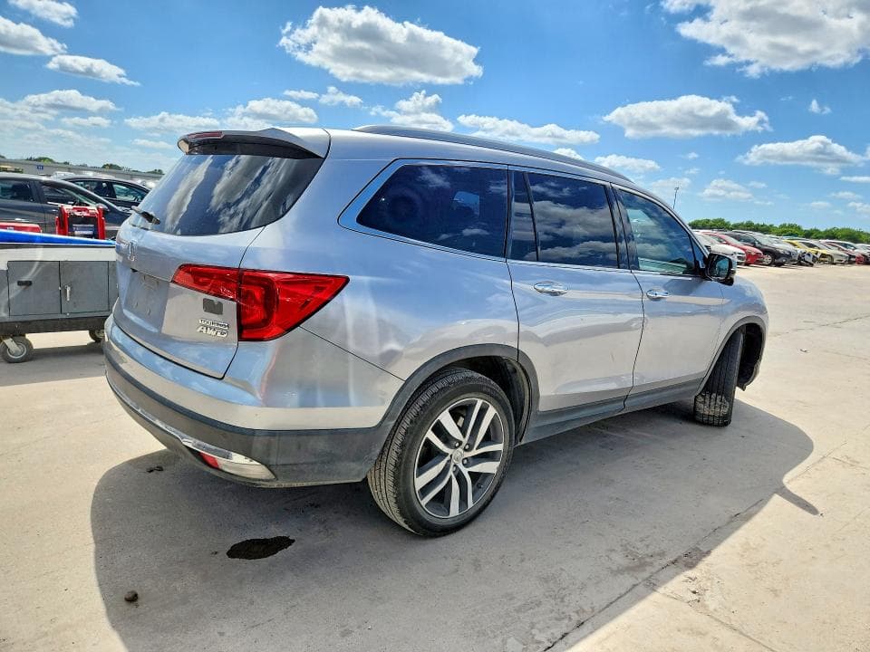 2017 HONDA PILOT TOURING 3