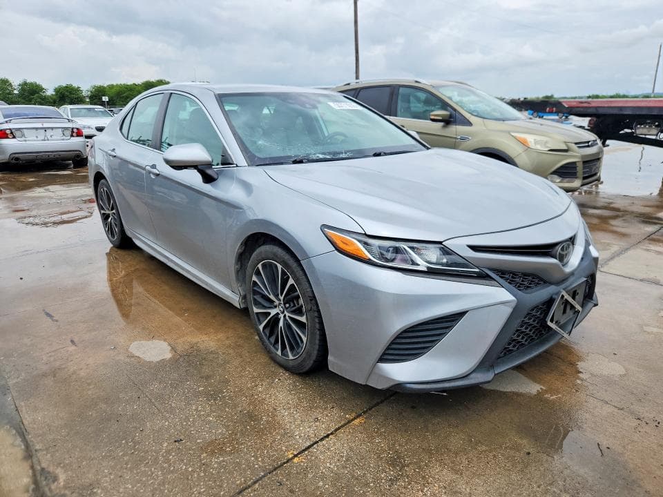 2020 TOYOTA CAMRY SE SE 4