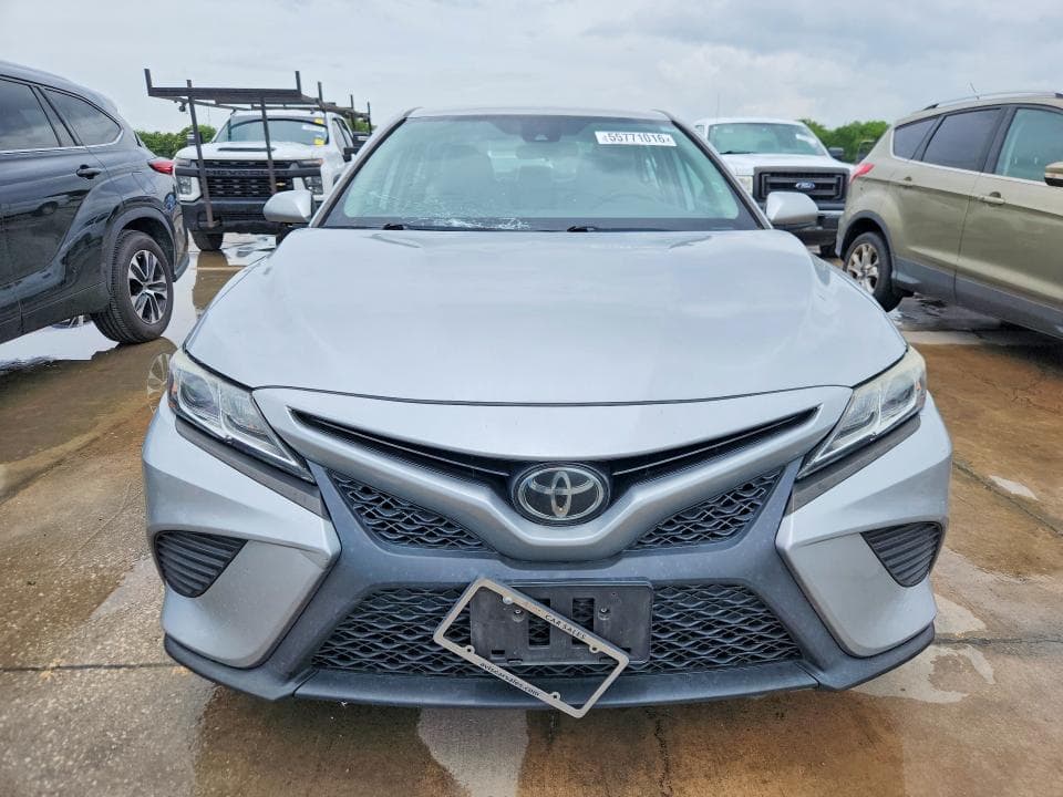 2020 TOYOTA CAMRY SE SE 5