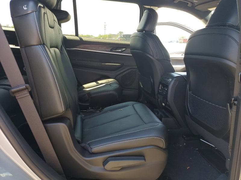 2025 JEEP GRAND CHEROKEE L LIMITED 11