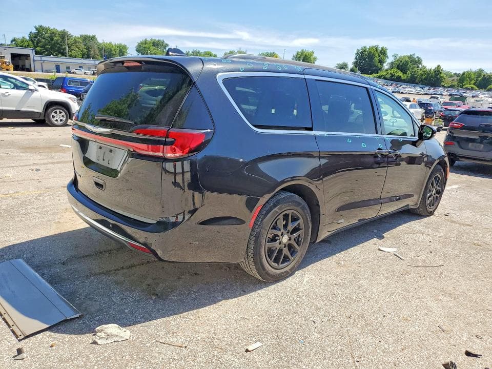 2022 CHRYSLER PACIFICA TOURING L 3
