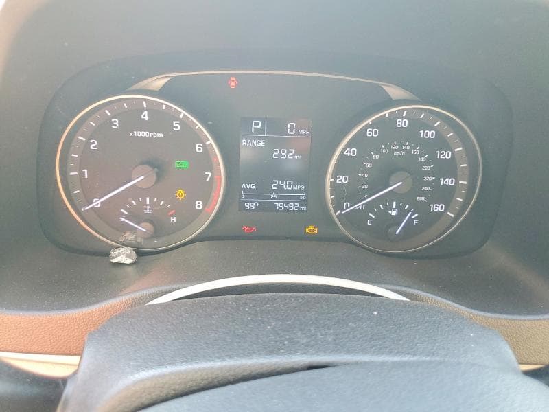 2017 HYUNDAI ELANTRA SE 9
