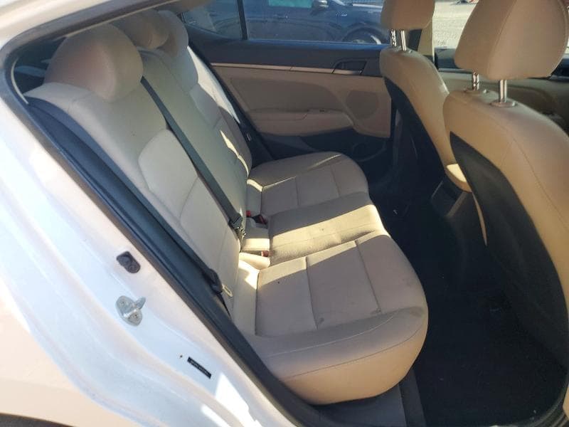 2017 HYUNDAI ELANTRA SE 10
