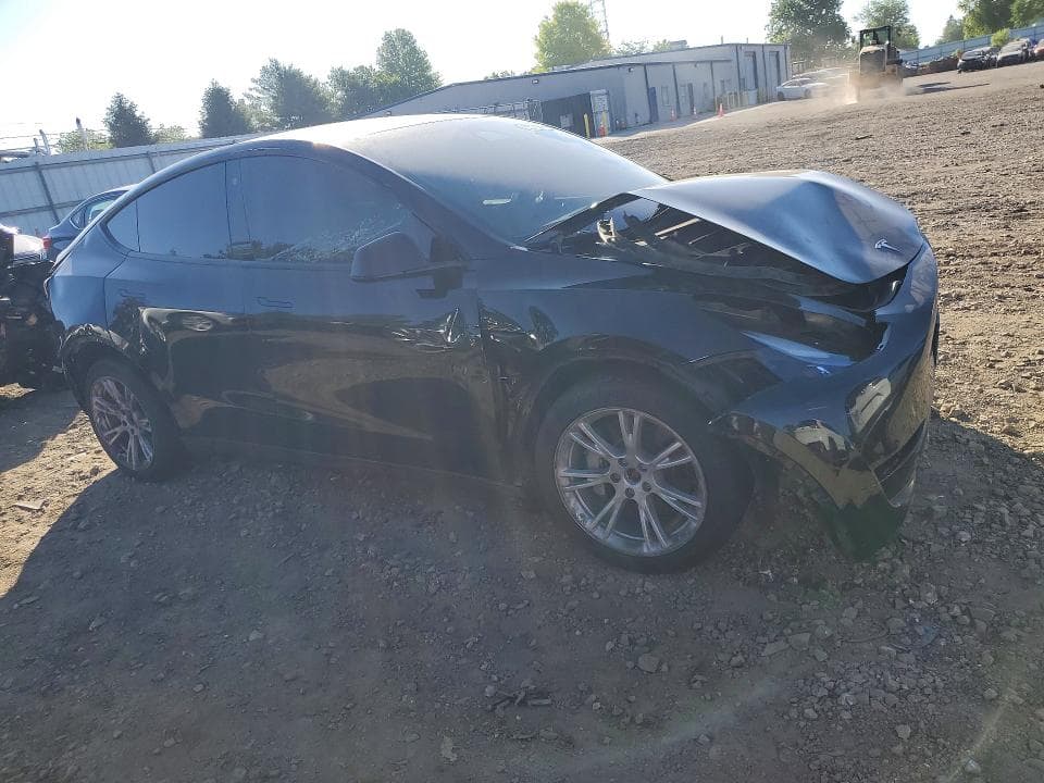 2023 TESLA MODEL Y 4