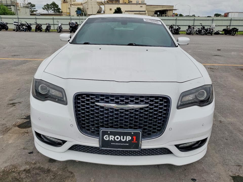 2018 CHRYSLER 300 S 5