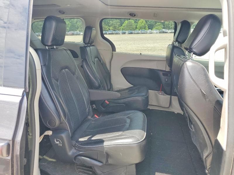 2019 CHRYSLER PACIFICA LIMITED 11