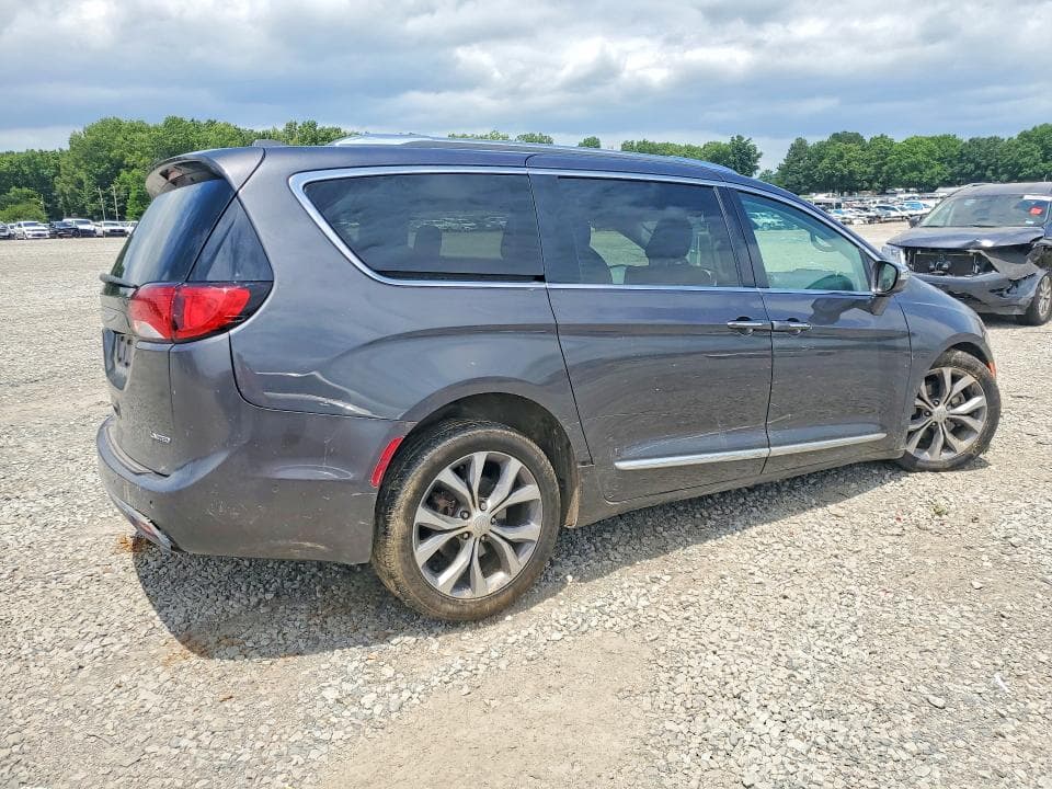 2019 CHRYSLER PACIFICA LIMITED 3