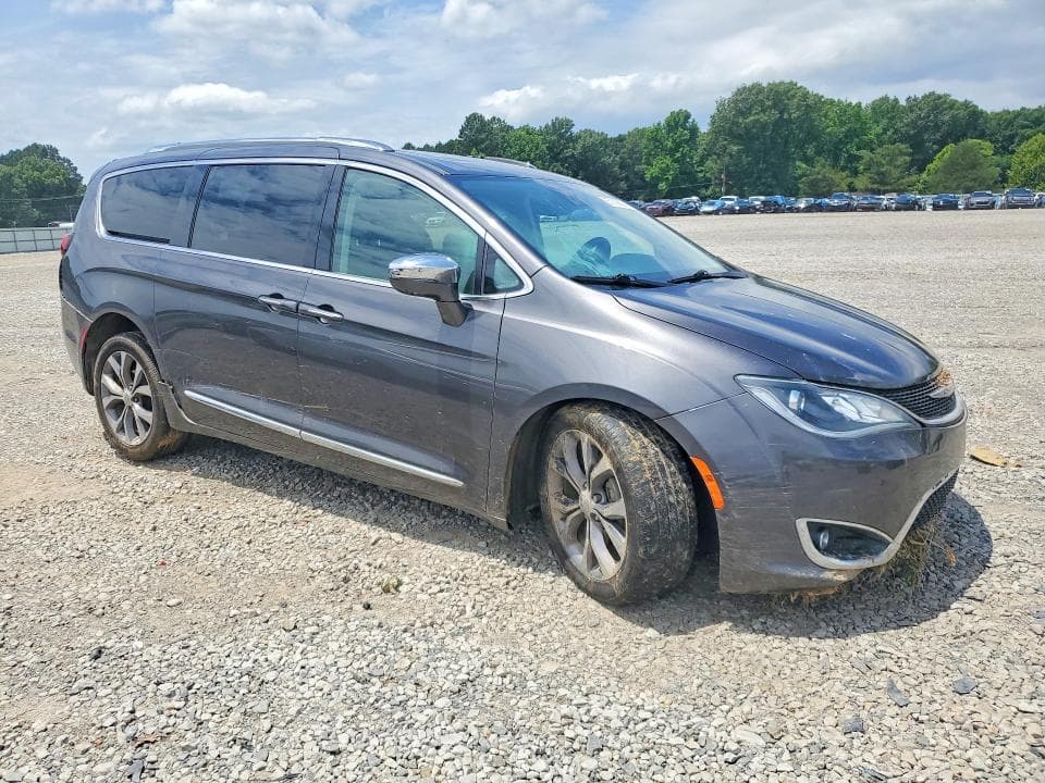 2019 CHRYSLER PACIFICA LIMITED 4