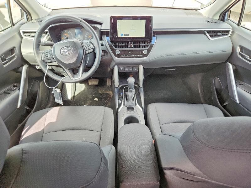 2025 TOYOTA COROLLA CROSS LE 8