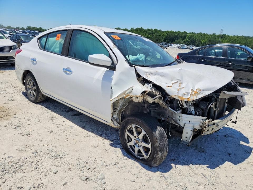 2019 NISSAN VERSA SV 4