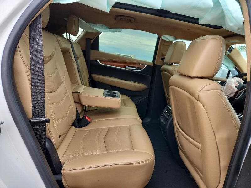 2017 CADILLAC XT5 PLATINUM 11
