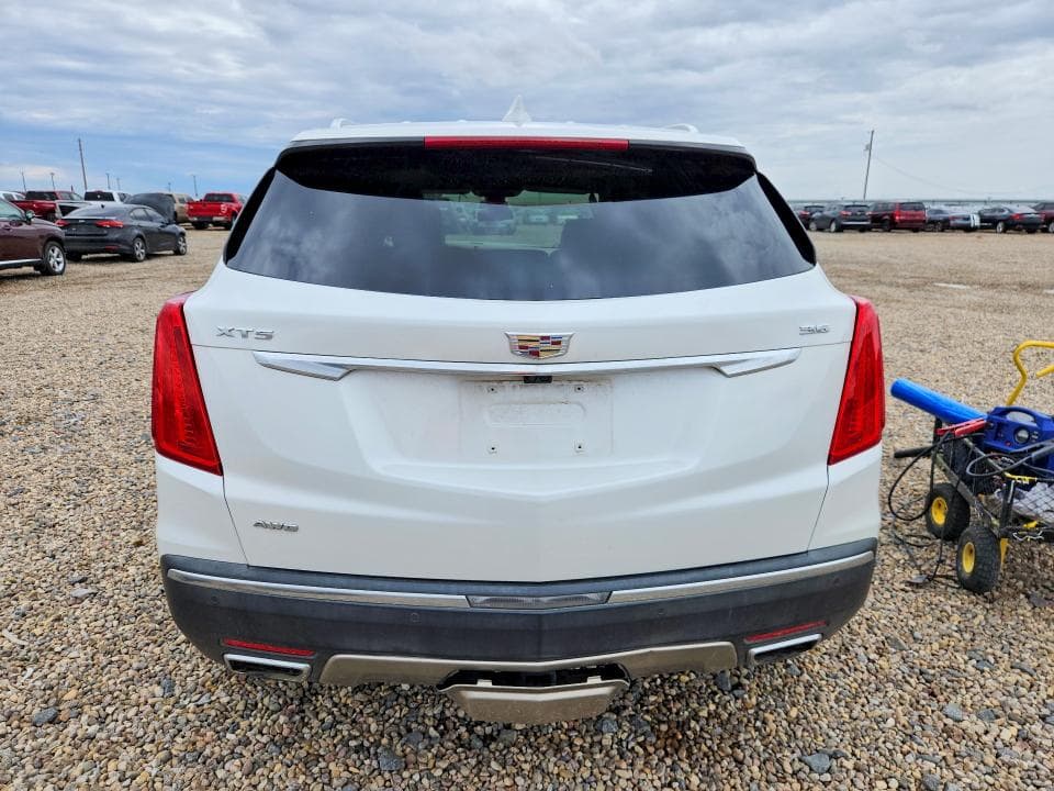 2017 CADILLAC XT5 PLATINUM 6