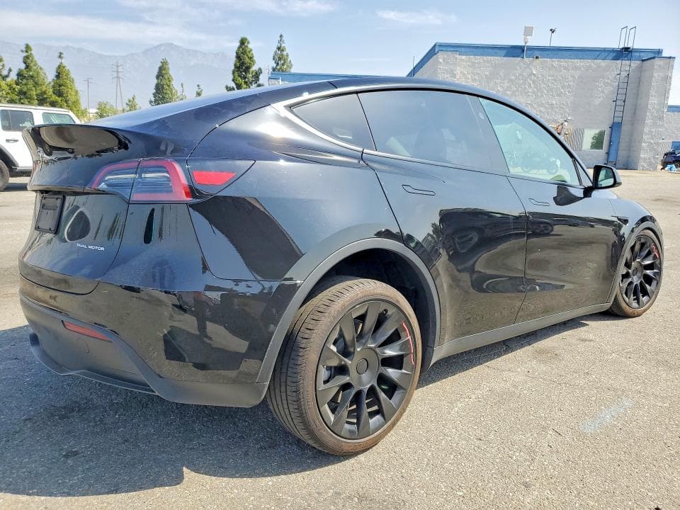 2023 TESLA MODEL Y 3