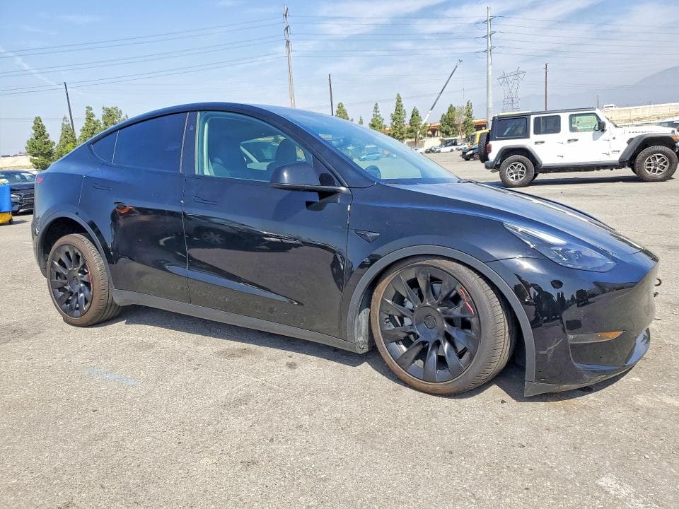 2023 TESLA MODEL Y 4