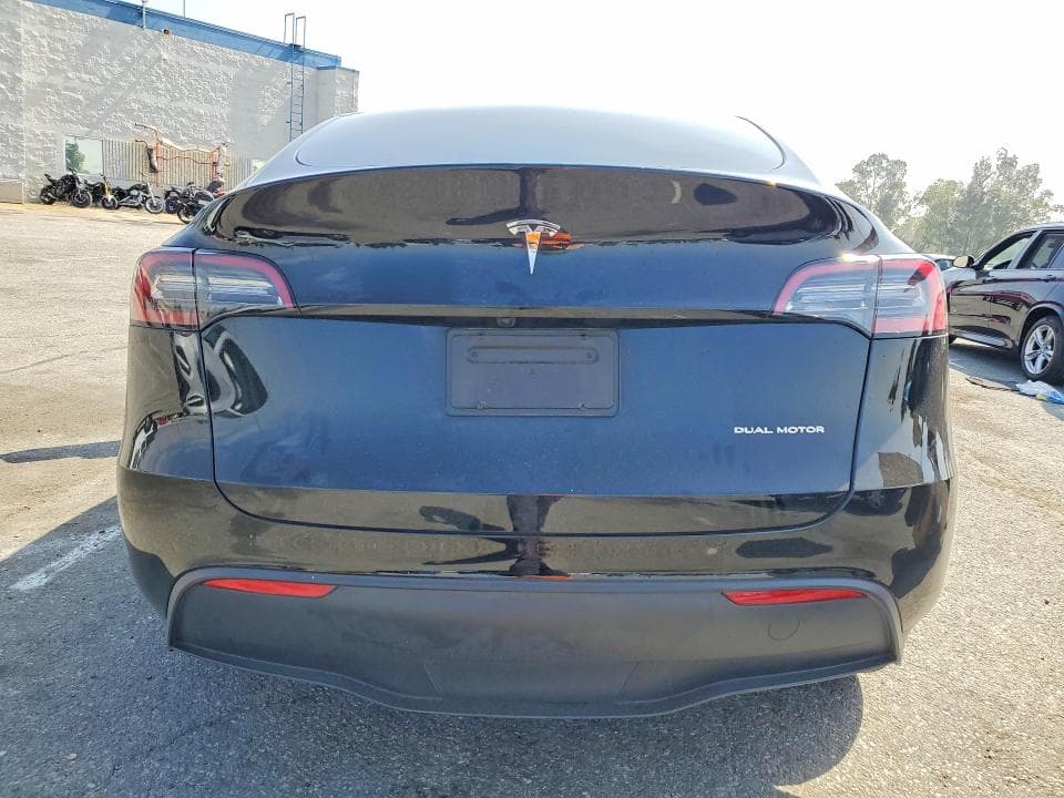 2023 TESLA MODEL Y 6