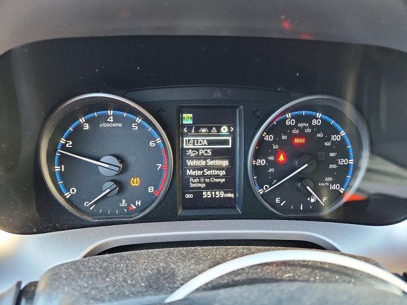 2018 TOYOTA RAV4 LE 9