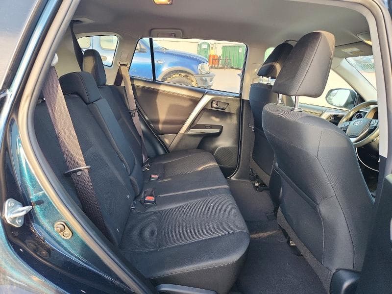 2018 TOYOTA RAV4 LE 10