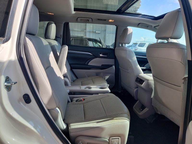 2019 TOYOTA HIGHLANDER LIMITED PLATINUM LIMITED PLATINUM 11
