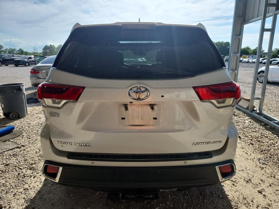2019 TOYOTA HIGHLANDER LIMITED PLATINUM LIMITED PLATINUM 6