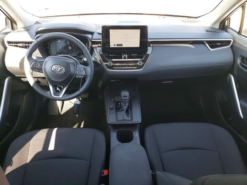 2026 TOYOTA COROLLA CROSS LE LE 8