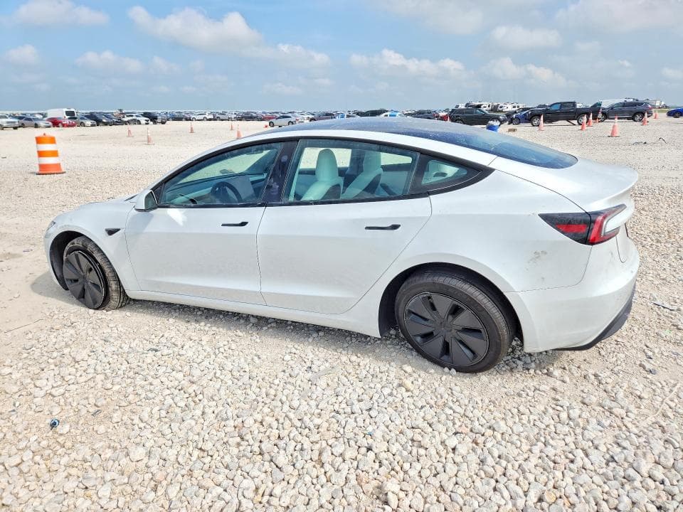 2026 TESLA MODEL 3 2