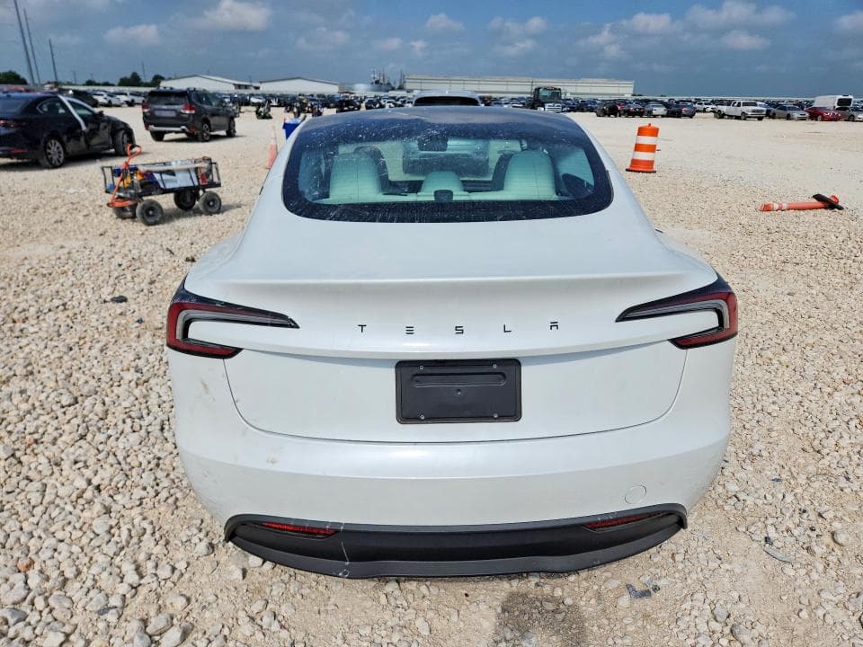 2026 TESLA MODEL 3 6
