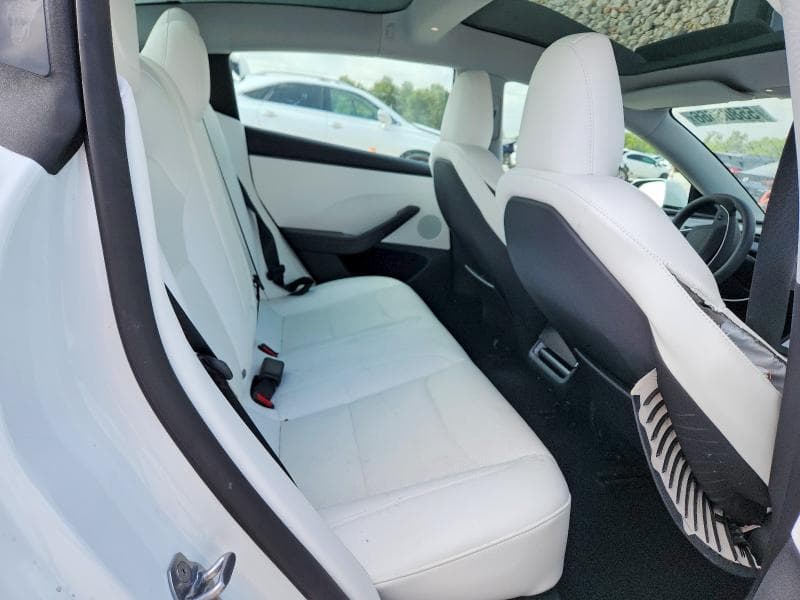 2026 TESLA MODEL 3 10