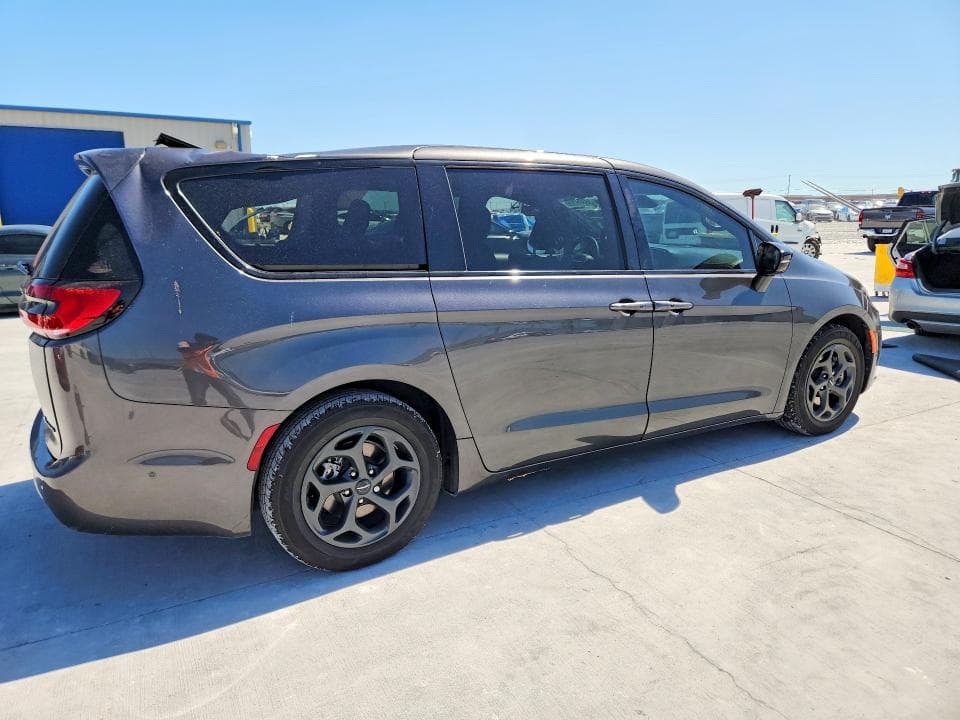2023 CHRYSLER PACIFICA HYBRID LIMITED 3