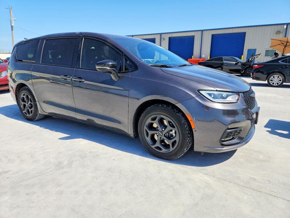 2023 CHRYSLER PACIFICA HYBRID LIMITED 4