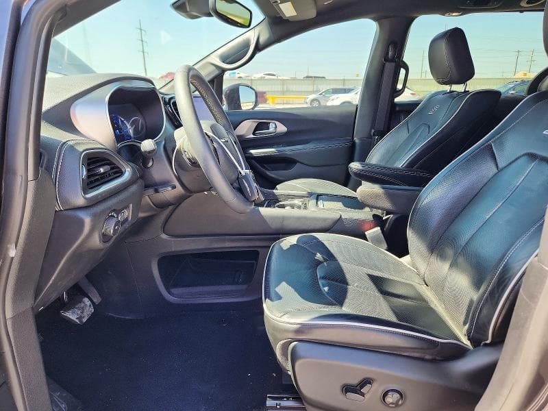 2023 CHRYSLER PACIFICA HYBRID LIMITED 7