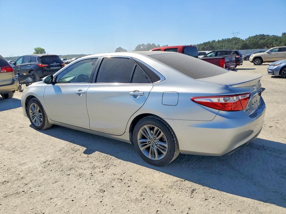 2017 TOYOTA CAMRY SE 2