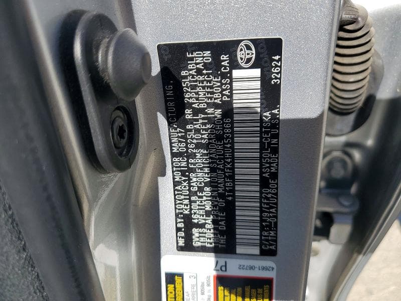 2017 TOYOTA CAMRY SE 12