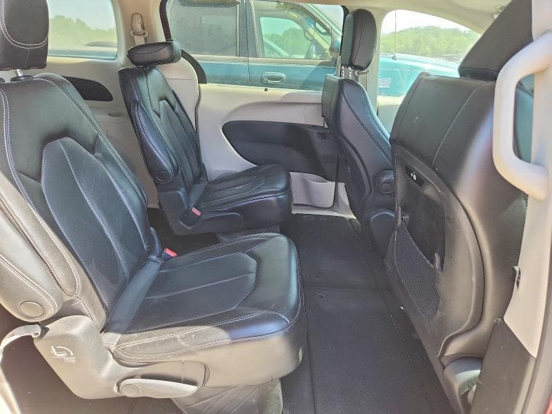 2023 CHRYSLER PACIFICA TOURING L 11