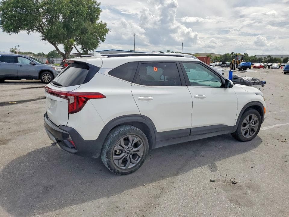 2024 KIA SELTOS S 3