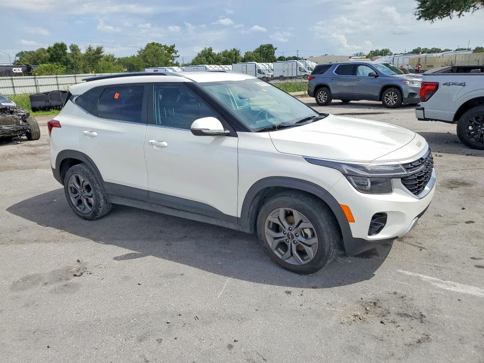 2024 KIA SELTOS S 4