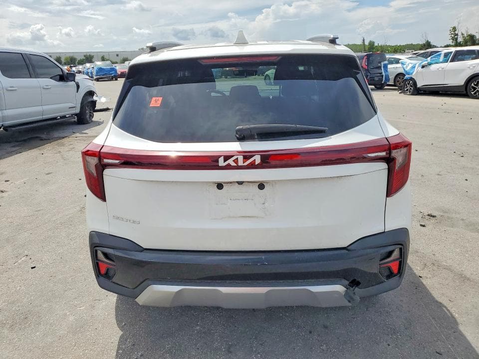 2024 KIA SELTOS S 6