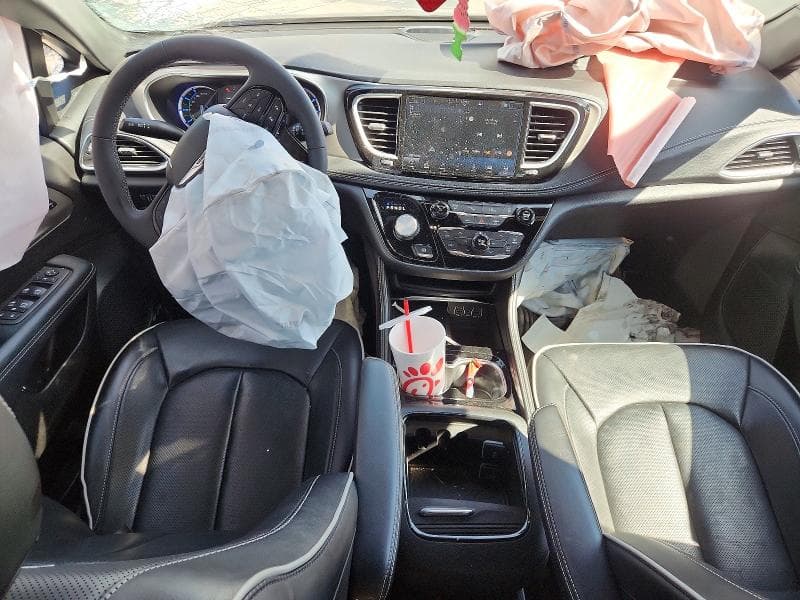 2024 CHRYSLER PACIFICA HYBRID SELECT 8
