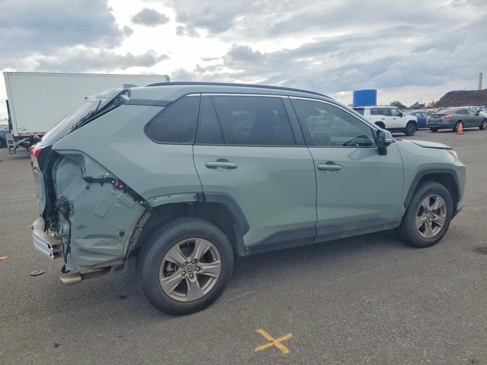 2022 TOYOTA RAV4 XLE XLE 3