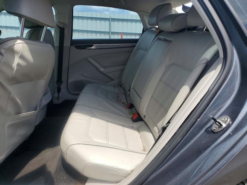 2017 VOLKSWAGEN PASSAT R-LINE 10