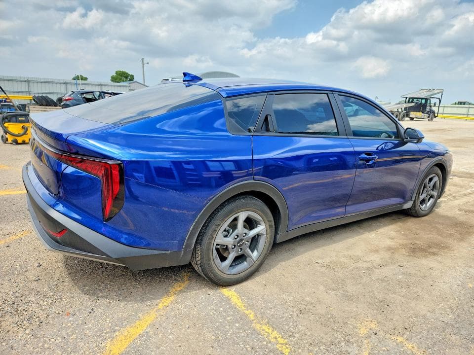 2025 KIA K4 LXS 3