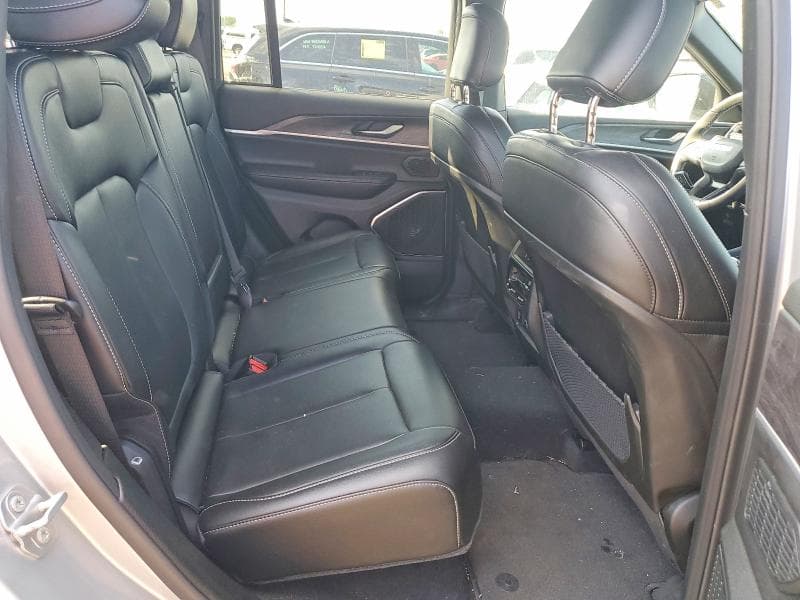 2025 JEEP GRAND CHEROKEE 4XE 11