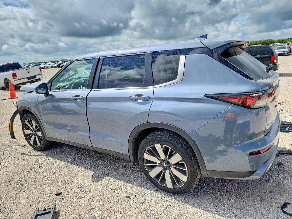 2026 MITSUBISHI OUTLANDER SE SE 2